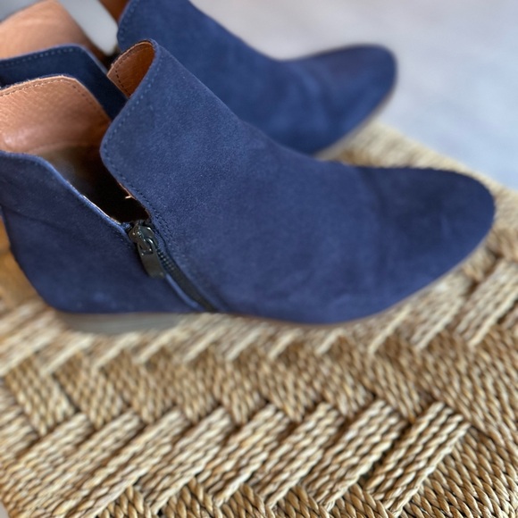 Eric Michael blue suede booties made in Portugal size 39 - Picture 5 of 7